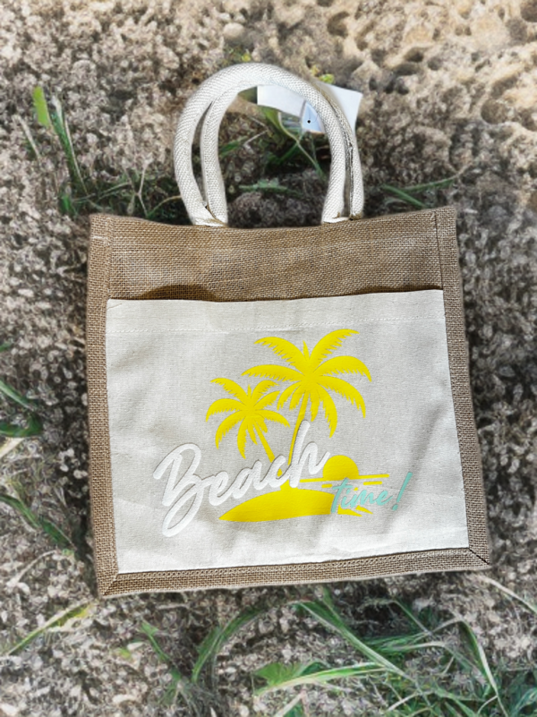 Image of a beach bag for summer